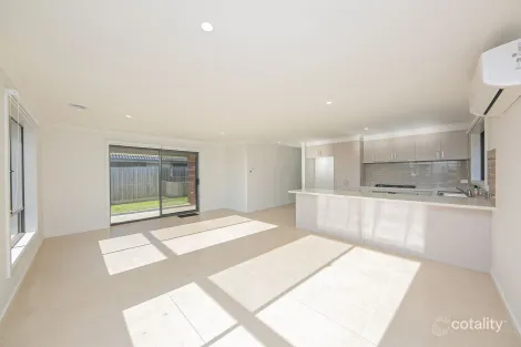 Property photo of 33 Western Barred Place Longwarry VIC 3816