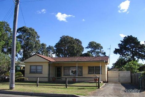 30 Deakin St, Oak Flats, NSW 2529