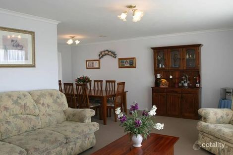 Property photo of 27 Jarryd Crescent Berwick VIC 3806