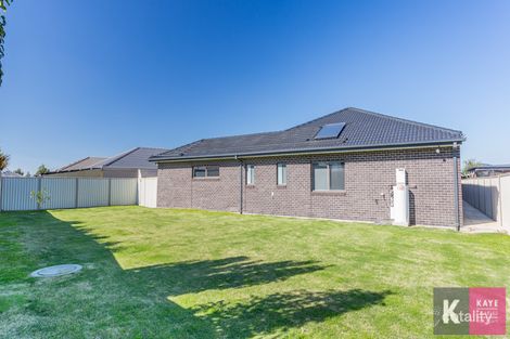 Property photo of 44 Edenbrook Circuit Pakenham VIC 3810