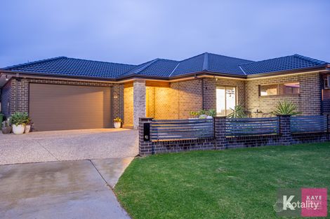 Property photo of 44 Edenbrook Circuit Pakenham VIC 3810
