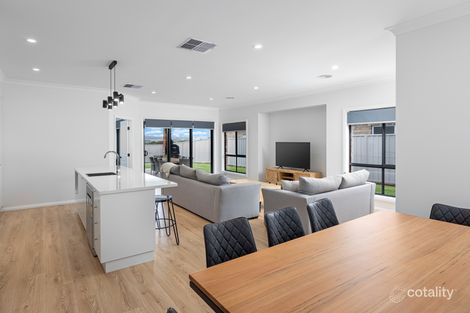 Property photo of 21 Dallas Avenue Gobbagombalin NSW 2650