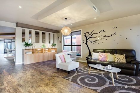 Property photo of 9 Broadway Caroline Springs VIC 3023