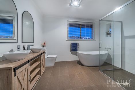 Property photo of 5 Fleetwing Heights Ocean Reef WA 6027