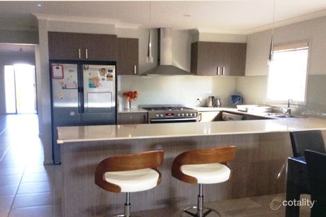 Property photo of 35 Twain Way Fraser Rise VIC 3336
