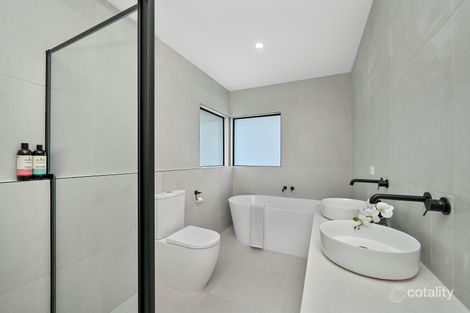 Property photo of 18 Monaco Parade Dromana VIC 3936