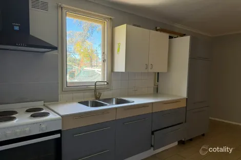 Property photo of 4 Armstrong Crescent Dubbo NSW 2830