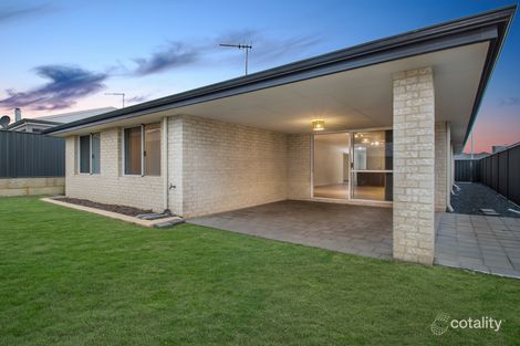 Property photo of 15 Mayali Bend Banksia Grove WA 6031