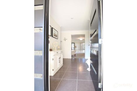 Property photo of 20 Cottonwood Crescent Springfield Lakes QLD 4300
