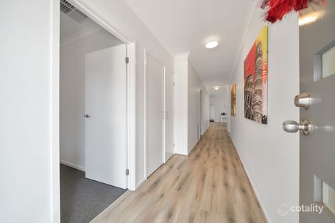 Property photo of 40 Fulham Crescent Thornhill Park VIC 3335