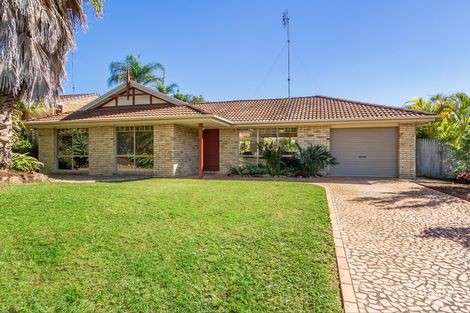 18 Pineneedle Ct, Oxenford, QLD 4210