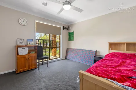 Property photo of 12 Balleroo Crescent Glenfield Park NSW 2650