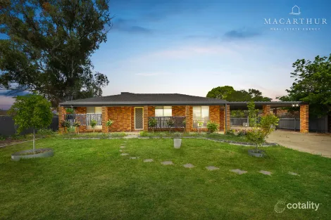 Property photo of 12 Balleroo Crescent Glenfield Park NSW 2650