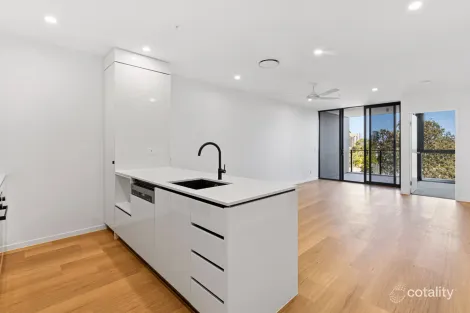 39/18 Remembrance Dr, Surfers Paradise, QLD 4217