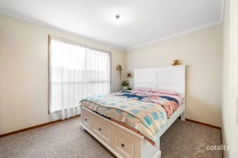 Property photo of 310 Kinnersley Avenue Canadian VIC 3350