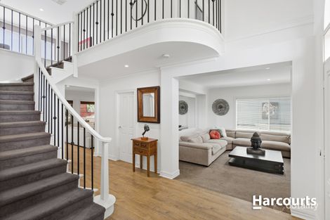 Property photo of 52 Grantham Crescent Berwick VIC 3806