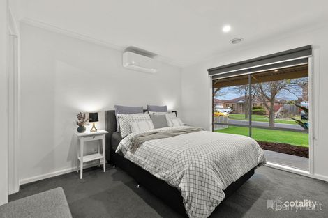 Property photo of 4 Farnborough Way Berwick VIC 3806