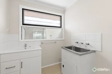 Property photo of 2/225-227 Station Road Melton VIC 3337