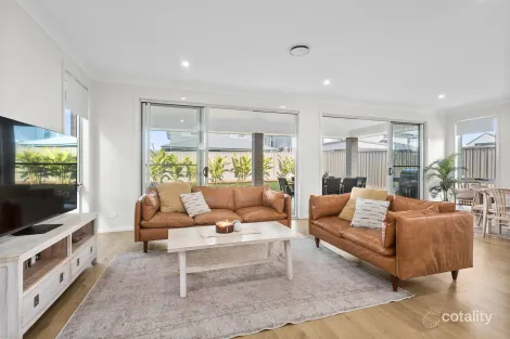 Property photo of 22 Nautica Crescent Shell Cove NSW 2529