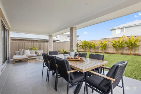 Property photo of 22 Nautica Crescent Shell Cove NSW 2529