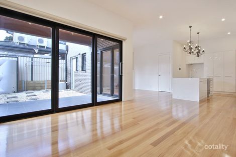 Property photo of 2/140 Warrigal Road Camberwell VIC 3124