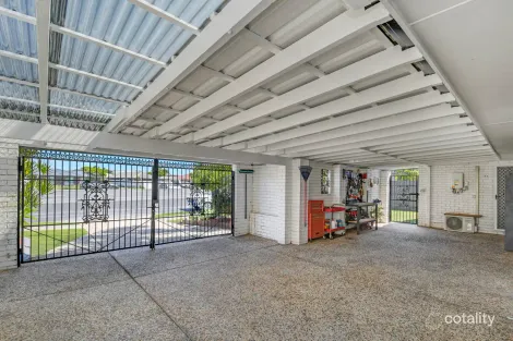 Property photo of 37 Nicklin Way Buddina QLD 4575