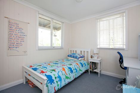 Property photo of 15 Carlton Terrace Wynnum QLD 4178