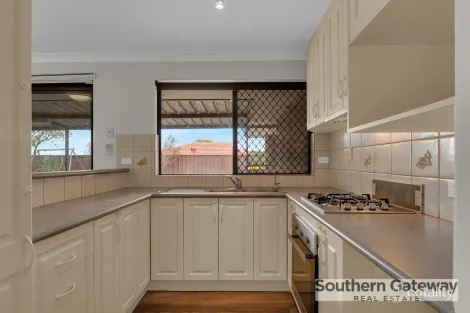 Property photo of 1 Youngs Place Parmelia WA 6167