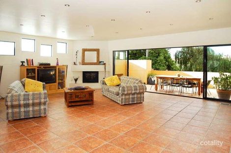 Property photo of 74 Hillsyde Parade Strathmore VIC 3041
