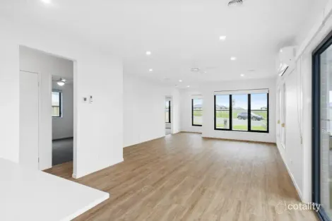 Property photo of 21 Presentation Boulevard Winter Valley VIC 3358