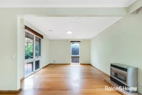 Property photo of 2 Edinburgh Place Melton West VIC 3337