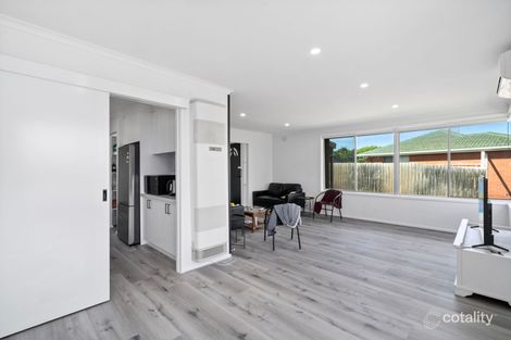 Property photo of 16 Wolverton Drive Gladstone Park VIC 3043