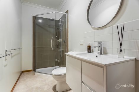 Property photo of 2 Barbara Crescent Avondale Heights VIC 3034