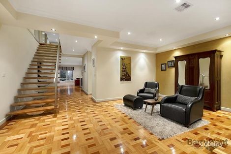 Property photo of 15 Lelean Close Bundoora VIC 3083