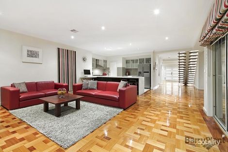 Property photo of 15 Lelean Close Bundoora VIC 3083