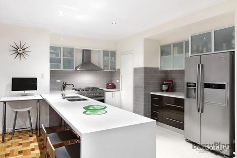 Property photo of 15 Lelean Close Bundoora VIC 3083
