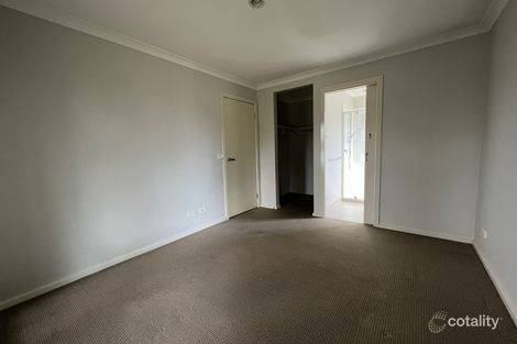 Property photo of 19 City Vista Circuit Cranbourne West VIC 3977