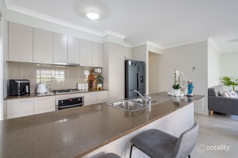 Property photo of 10 Montvale Drive Craigieburn VIC 3064