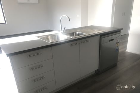 Property photo of 9 Kennelly Crescent Stratford VIC 3862