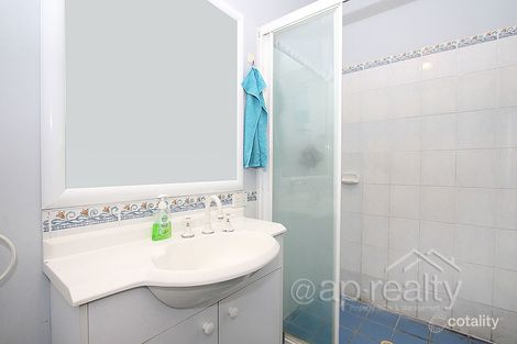 Property photo of 13 Hyde Place Forest Lake QLD 4078