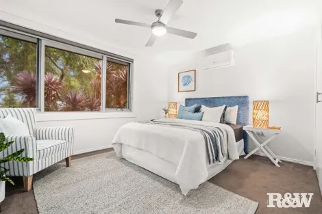 Property photo of 27 Matthews Parade Point Clare NSW 2250