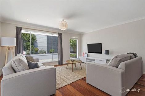 Property photo of 36 Girraween Crescent Parkinson QLD 4115
