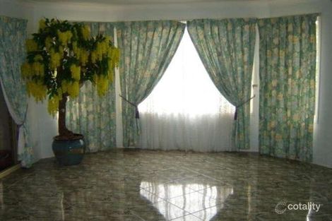 Property photo of 13 Mathinna Circuit West Hoxton NSW 2171
