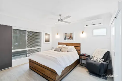 Property photo of 35 Opaline Close Brinsmead QLD 4870