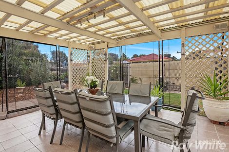 Property photo of 4 Walsh Court Mill Park VIC 3082