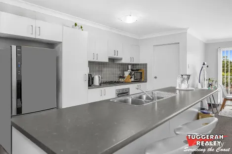 Property photo of 26/1A Woodbury Park Drive Mardi NSW 2259