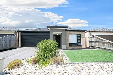 Property photo of 74 Sussex Avenue Cranbourne North VIC 3977