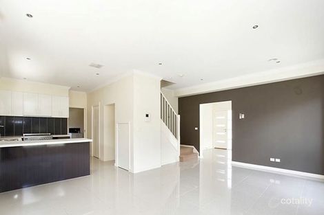 Property photo of 7/6-8 Innes Court Berwick VIC 3806