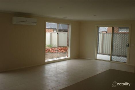Property photo of 22 Bavaria Lane Pakenham VIC 3810
