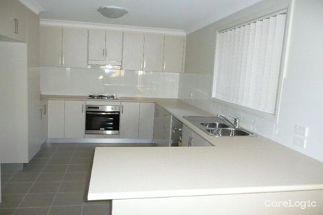 Property photo of 2/4 Parkes Street Oak Flats NSW 2529